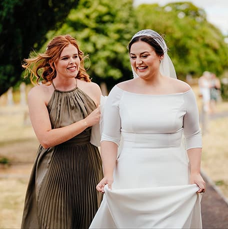 Bridesmaid makeup with peach tones for wedding day