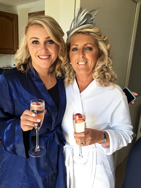 Elegant natural makeup for mother of the bride